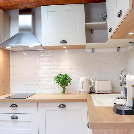 Апартаменты Aubernon Luxurious, Newly Renovated Flat In Heart Of Old Антиб Экстерьер фото